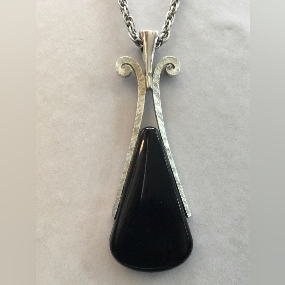 Avon Black and Silver Pendant Necklace